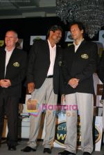 Kapil Dev, Imran Khan at Announcement of Keep Cricket Clean campaign in Trident on 2nd Feb 2011 (6).JPG